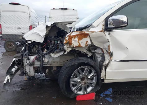 2010 Chrysler Town & Country New Limited from USA, damaged, VIN 2A4RR7DX4AR468215